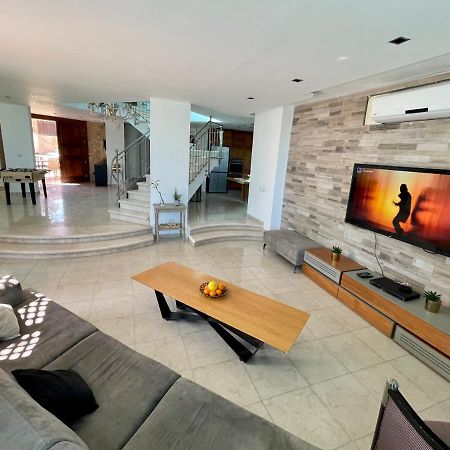 Villa Family Eilat With Heated Pool エクステリア 写真