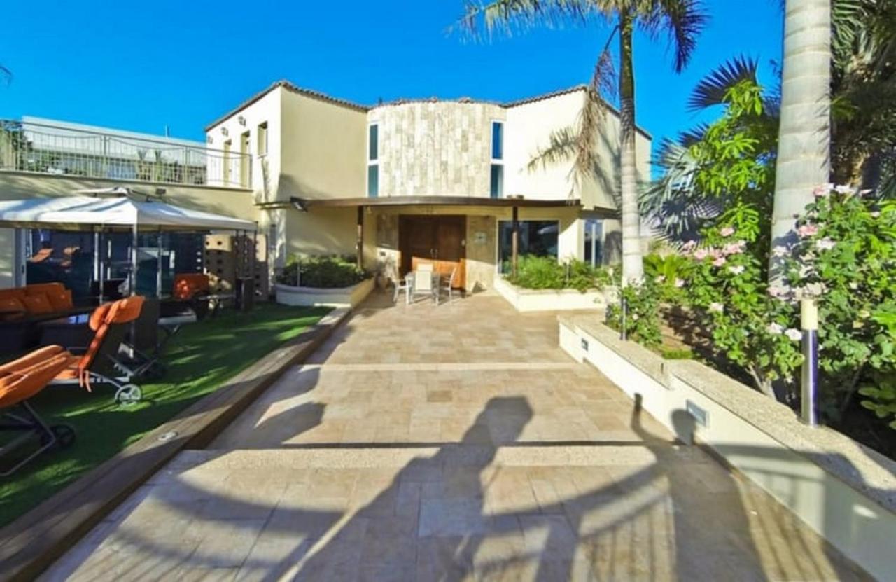 Villa Family Eilat With Heated Pool エクステリア 写真