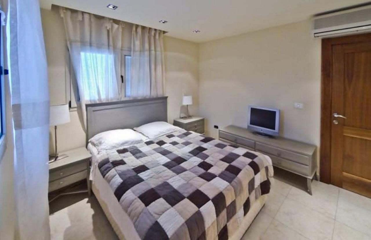 Villa Family Eilat With Heated Pool エクステリア 写真